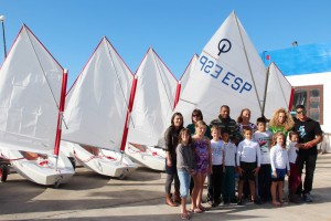 El Ayuntamiento sureño adquiere la flota de barquillos al servicio de la Escuela Municipal de Vela invirtiendo 17.000 euros.