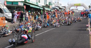 La integración a través del deporte es el principal objetivo de la Vuelta a Playa Blanca Handbike, que vivió su quinta edición este domingo. 