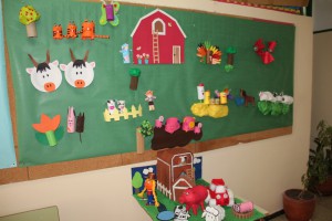 Niños de 4 años representaron una granja con todos sus elementos. 