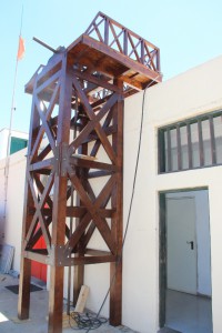 Torre de la molina en el taller del parque móvil de Yaiza. 