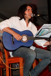 José Manuel Ramos durante su actuación en la carpa de Uga. 