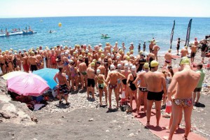 Cerca de 200  nadadores en Puerto Calero. 