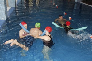 La Asociación agradece el apoyo de los hoteles Rubimar y Hesperia Playa Dorada que ceden sus instalaciones para las jornadas de piscina. 