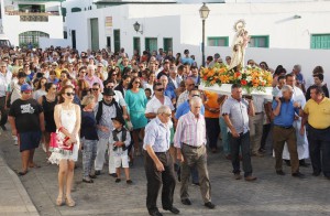 El pueblo se reúne alrededor de la devoción a la Virgen del Carmen. Vecinos y visitantes participan de la procesión el Día Grande de Fiestas.    