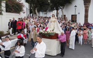 El pueblo evoca su historia cristiana el Día Grande De Remedios. Laicos, sacerdotes y autoridades participan de la procesión de honra a la Virgen. 