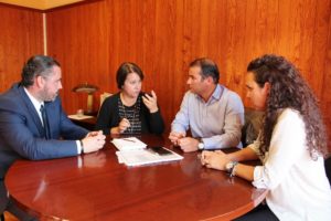 La alcaldesa mantiene un encuentro con el director general de Vivienda del Gobierno con la idea de facilitar la ejecución de un proyecto en Montaña Roja.